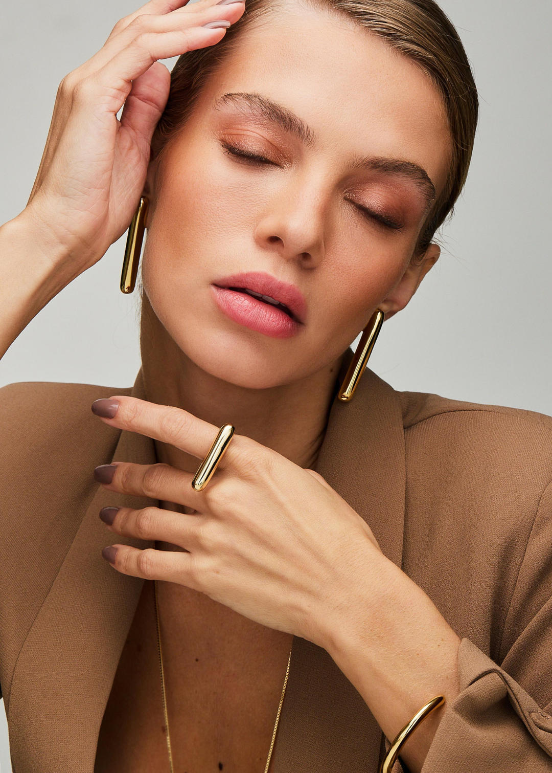 Unique M Earring