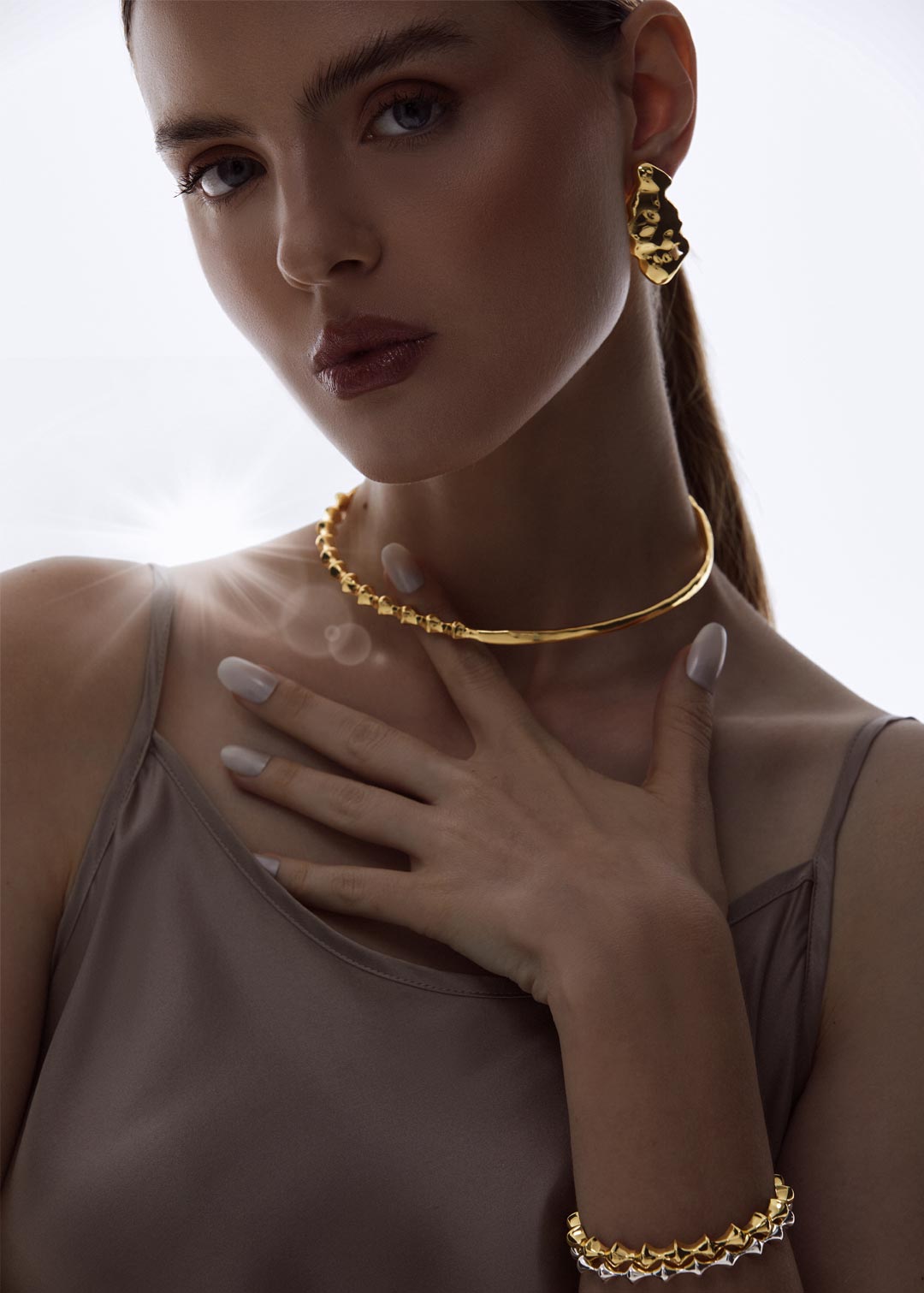 Choker Aro Estrela Lúmen