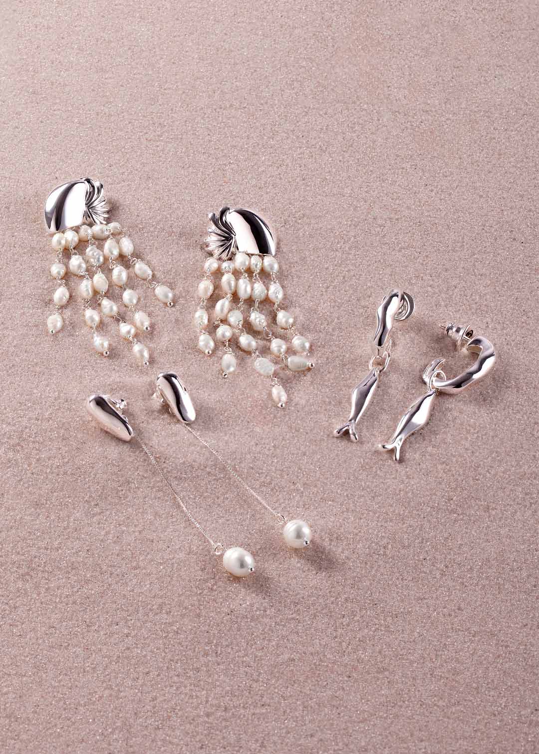 Brinco Pequeno Alongado Pérola Mergulho