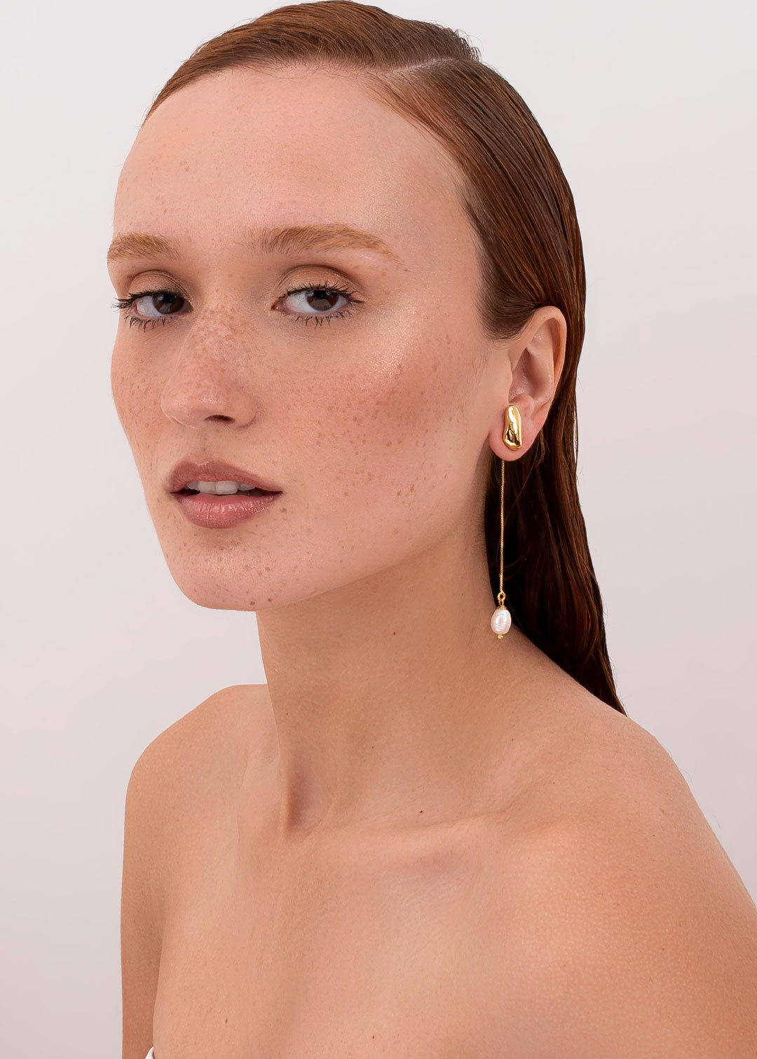 Brinco Pequeno Alongado Pérola Mergulho